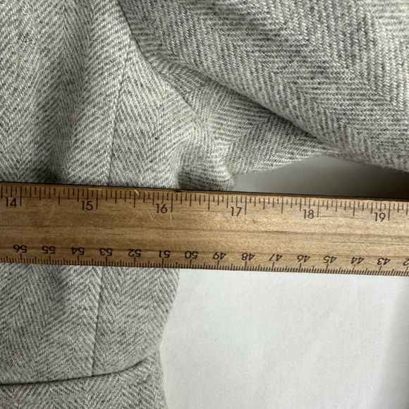Banana Republic Women's Wool Jacket Oatmeal Gray Herringbone Coat Petite Small - Picture 7 of 8